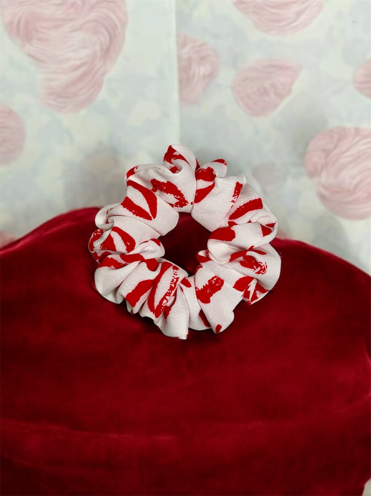 White Kiss XL Scrunchie